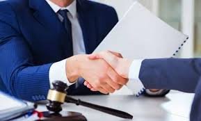 الصلح بين الورثة في السعودية – بنود التسوية وتوثيق الاتفاق عبر ناجز